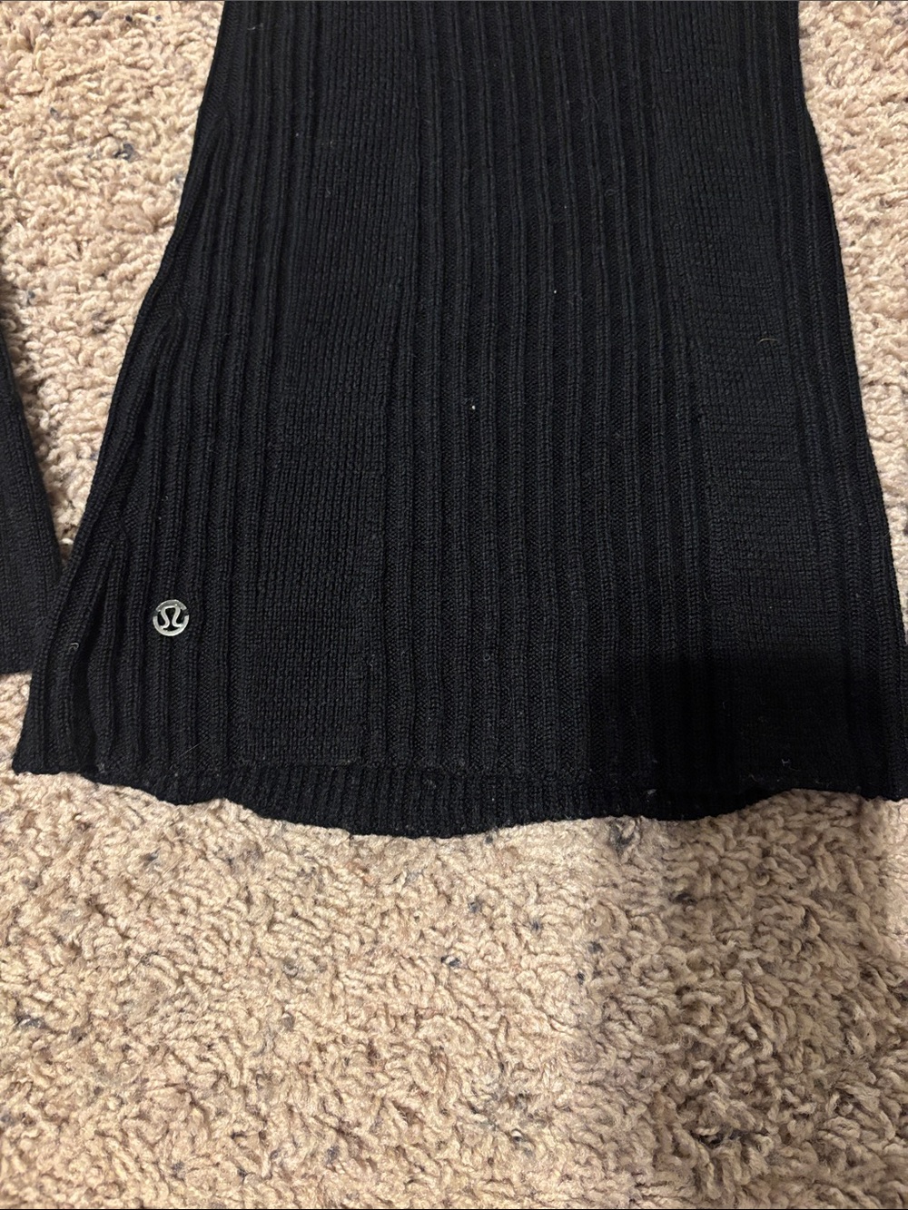 Lululemon black sweater
Size 4 - Picture 6 of 7